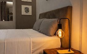 Luxury Suites With King-Sized Bed
